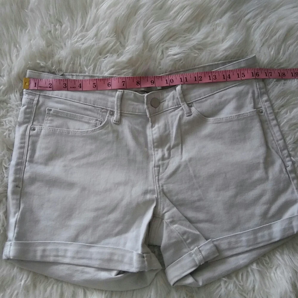 Levi’s White Label Rolled Hem Cream Shorts Size 30 - Picture 11 of 12